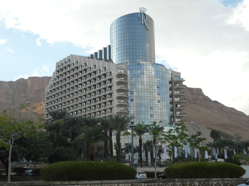 Royal Rimonim